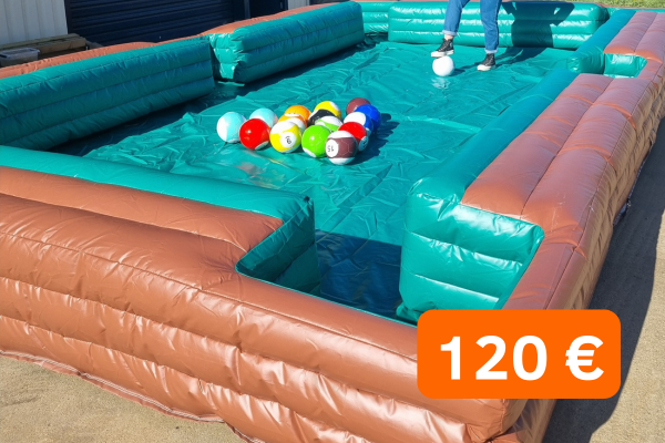 Billard géant avec des ballons à l'intérieur ainsi que le prix affiché de 120€